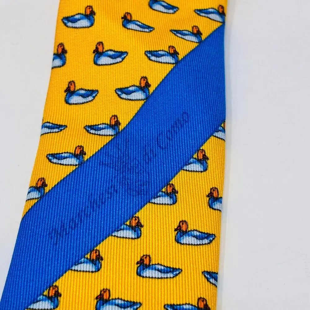 J McLaughlin Duck Print Silk Tie Yellow Blue Novelty Italian Made 3.5 x 59